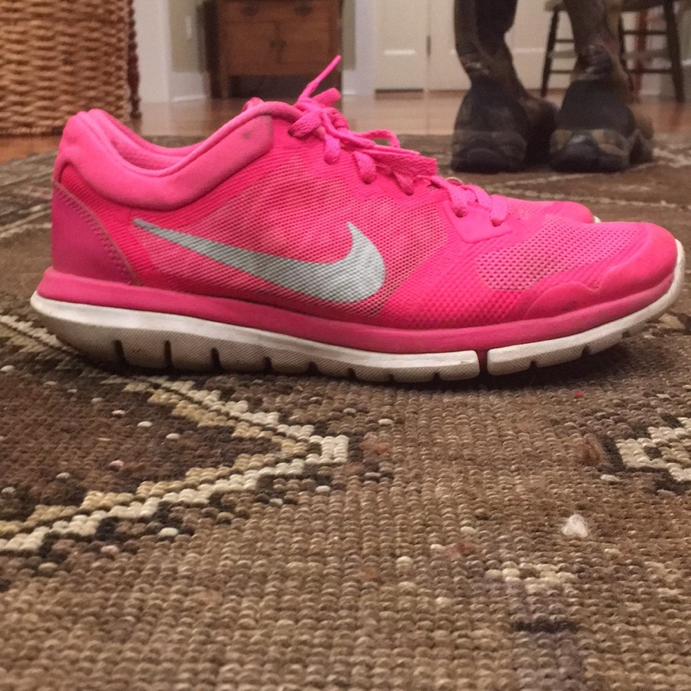 Nike Pink Sneakers | Size 8